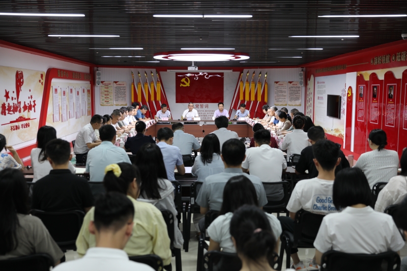 省档案馆召开新提拔干部年轻干部关键岗位干部学习教育座谈会