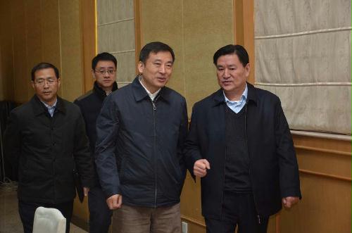 省委常委、省委秘书长樊金龙视察省档案局馆